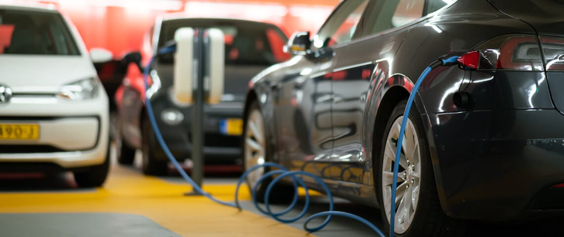 Wat is nù goedkoper; elektrisch of op benzine rijden?
