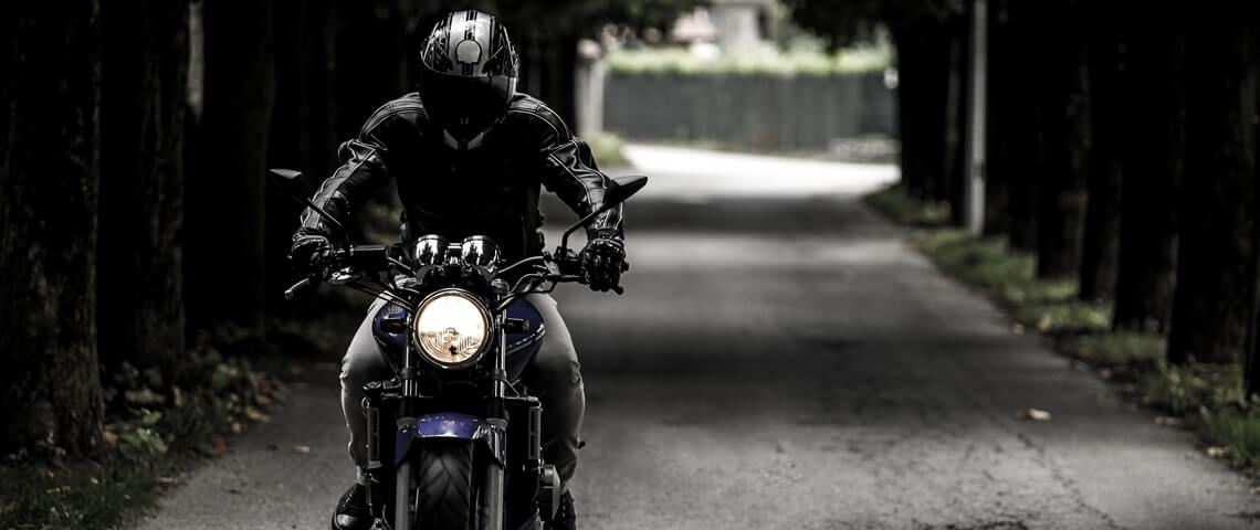 Veel meer motorongelukken in april. Hoe komt dat?