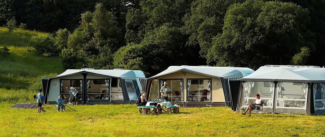 Op caravanvakantie in de nazomer. De voor- en nadelen 