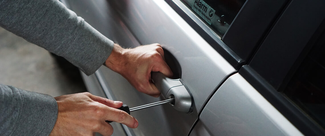 Diefstal in auto-onderdelen neemt toe. 10 tips tegen autodiefstal!