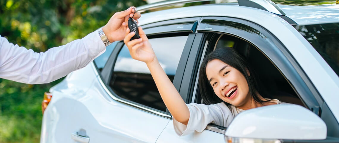 Wat houdt de tenaamstelling van een auto in?