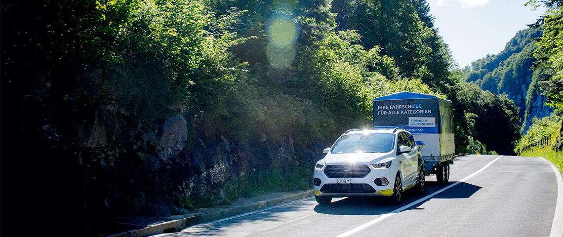 Welk rijbewijs voor een aanhanger, oplegger of caravan in 2022?